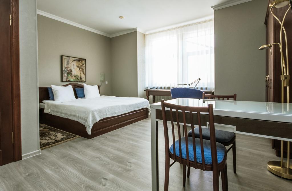 Hotel Kert Free Parking Riga Exteriör bild